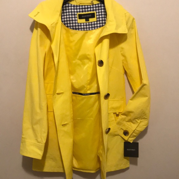 Spring trench coat. - Picture 4 of 8